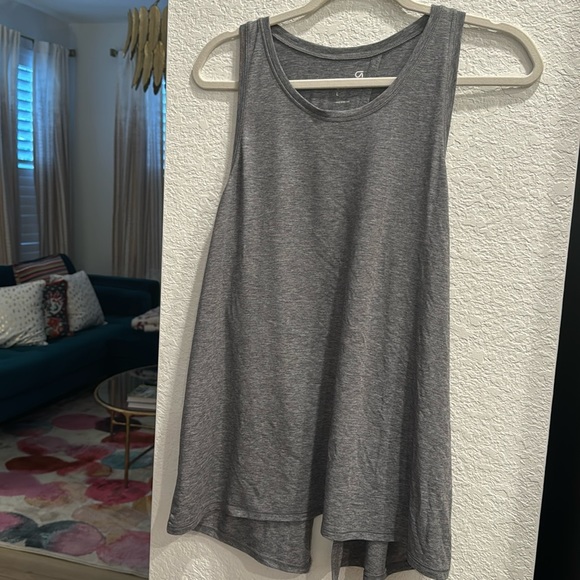 GAP BODY Breathe Gray Flowy Workout Top with Open Tie Back - Picture 2 of 5